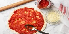 ثلاث وصفات متنوعة لتحضير صلصة البيتزا