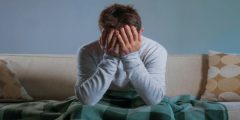 كيف يؤثر الاكتئاب على النوم؟ وكيف يسبب الأرق؟