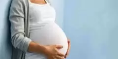 أسباب ظهور علامات التمدد أثناء الحمل وكيفية علاجها