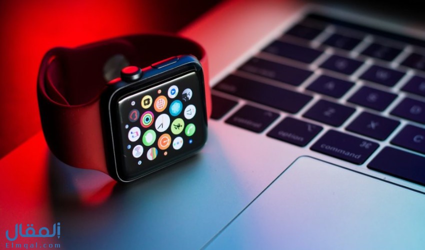 كيفية استخدام رمز “i” في Apple Watch