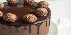 طريقة صوص الشوكولاته السوداء والبيضاء لتزيين الكيك
